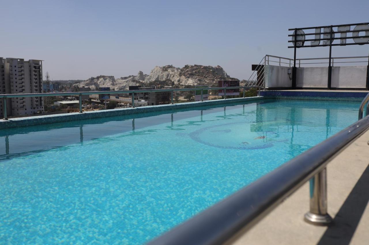 Npg Hotel Bangalore Just 10 Mins Drive From The Kempegowda International Airport المظهر الخارجي الصورة